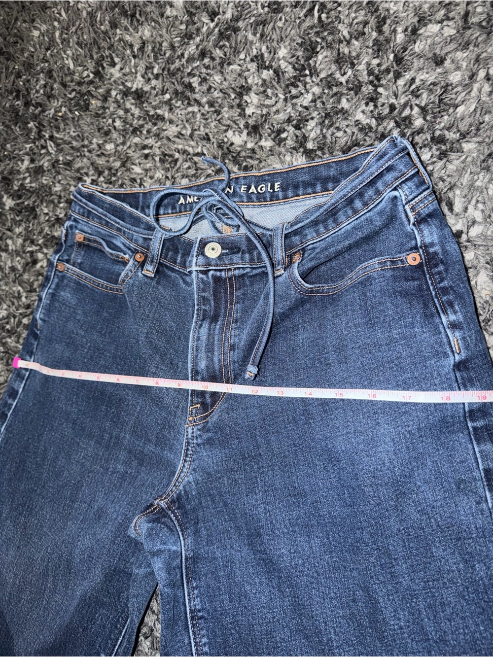 AE Stretch Barrel Jean. Size: 8 Long. - Picture 6 of 11